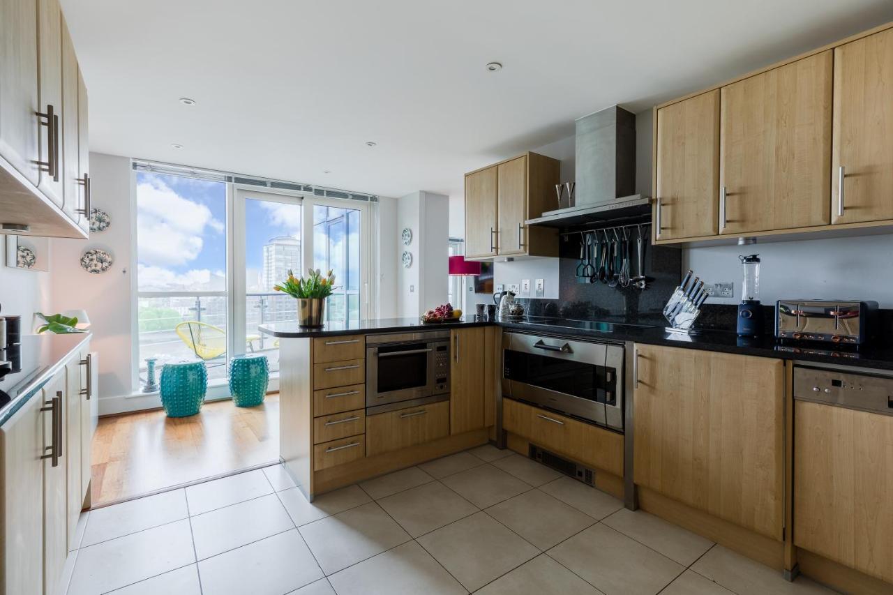 לונדון Best Thames View In Town! Large Luxxe Nomad Design Family Home מראה חיצוני תמונה
