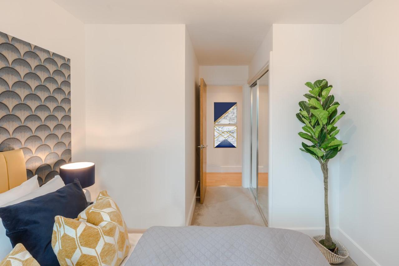 לונדון Best Thames View In Town! Large Luxxe Nomad Design Family Home מראה חיצוני תמונה